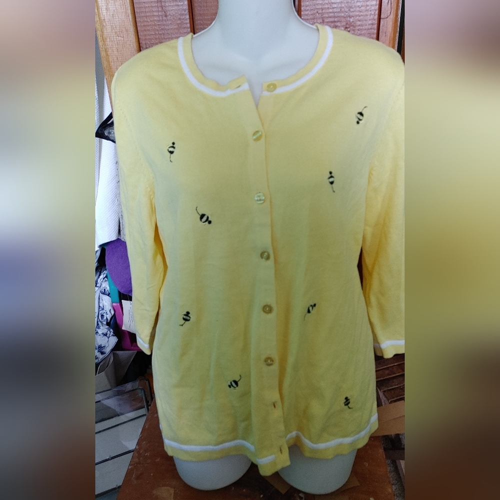 Christopher and Banks yellow bumble bee sweater size largeNWT